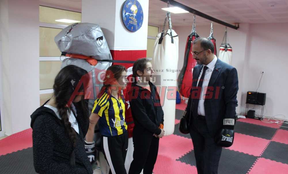 Ak Parti'den Halk Eğitim Çıkarması