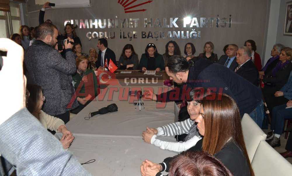 “8 Mart Mücadelenin Simgesidir”