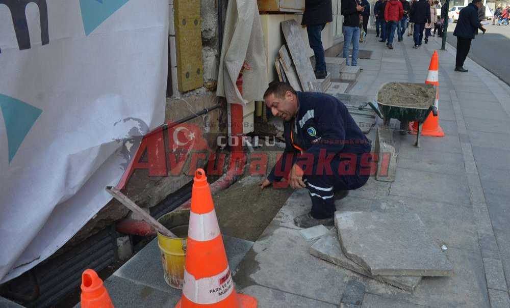 Cadde Üzerindeki Taşlar Yenileniyor