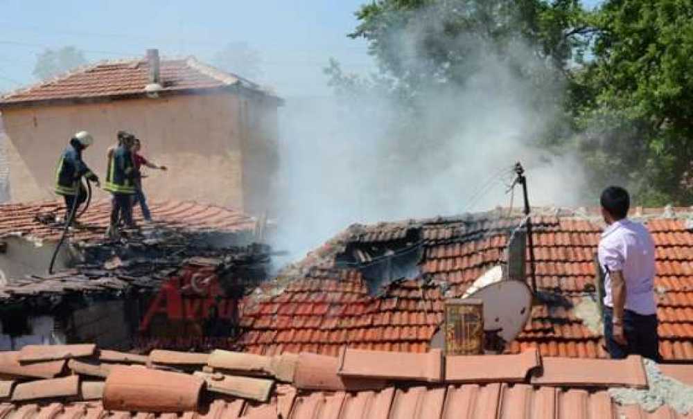 Yangın Mahalleliyi Korkuttu