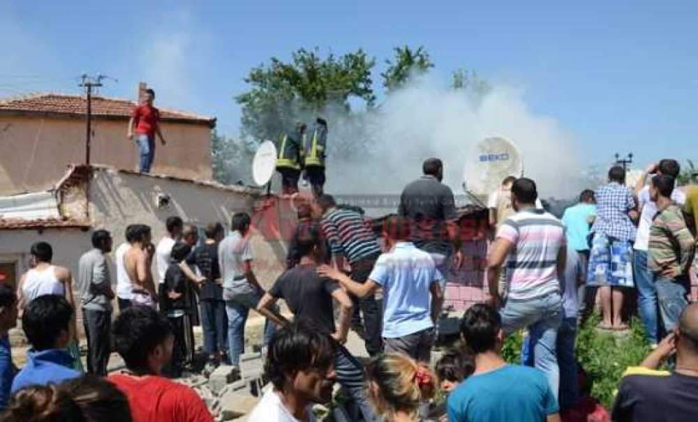 Yangın Mahalleliyi Korkuttu