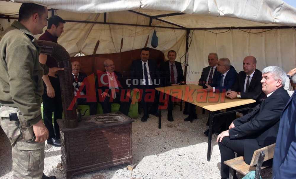 Başkanlar Mehmetçik'e Destek İçin Sınırda