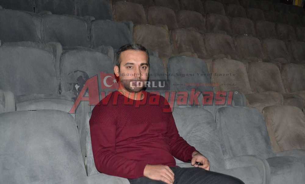 Çorlulu Vatandaşlar Tiyatroya İlgili