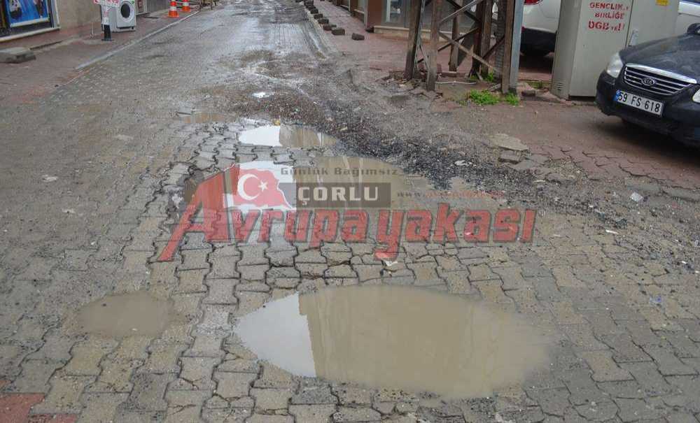 Yolun Durumuna Vatandaş Tepki Gösterdi