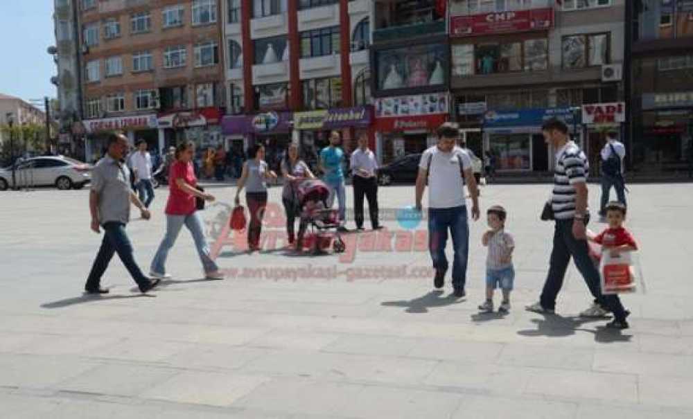 1 Mayıs Tatili Çorlu Sokaklarını Doldurdu