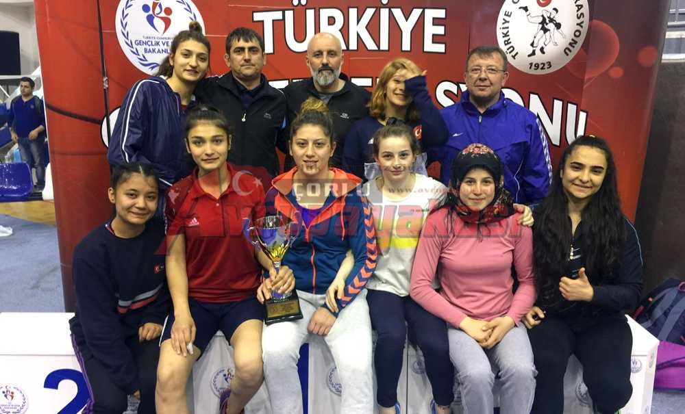 Çbsk'lı Sporcular Milli Takım Adına Güreşecek