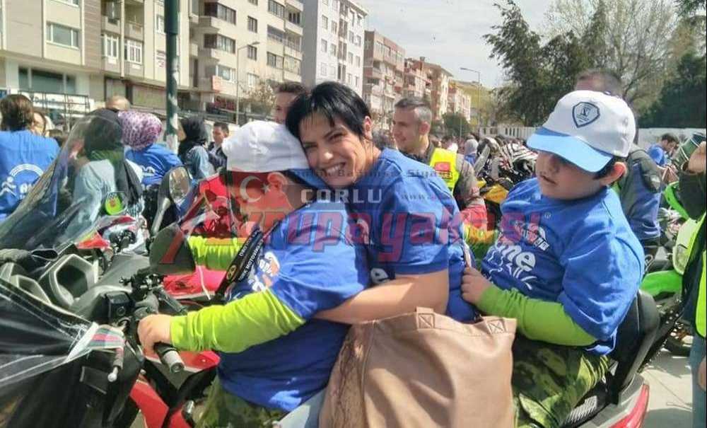 Otizm'e Farkındalık'ta Renkli Görüntüler