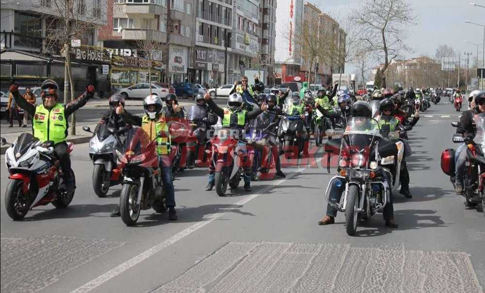 Otizm'e Farkındalık'ta Renkli Görüntüler