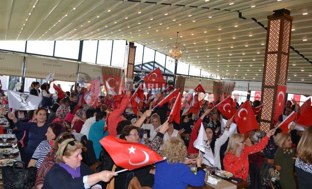 Chp'li Kadınlar Seçim Öncesi Moral Depoladı