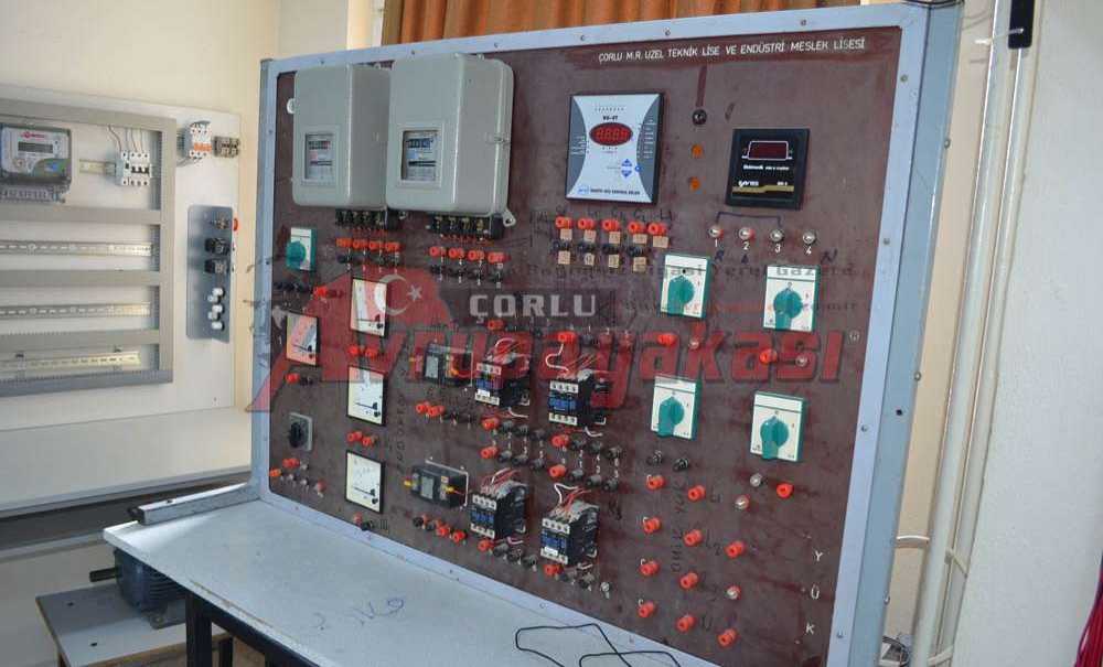 Öğrencilerimiz Uygulama İçinde Eğitim Görüyor