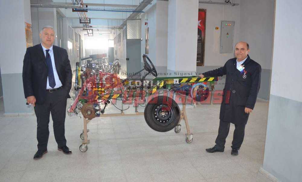 Öğrencilerimiz Uygulama İçinde Eğitim Görüyor