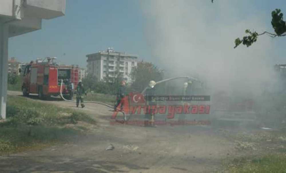 Park Halindeki Minibüs Yandı