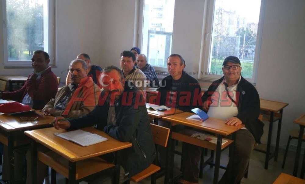 İşçilere Okuma Yazma Kursu