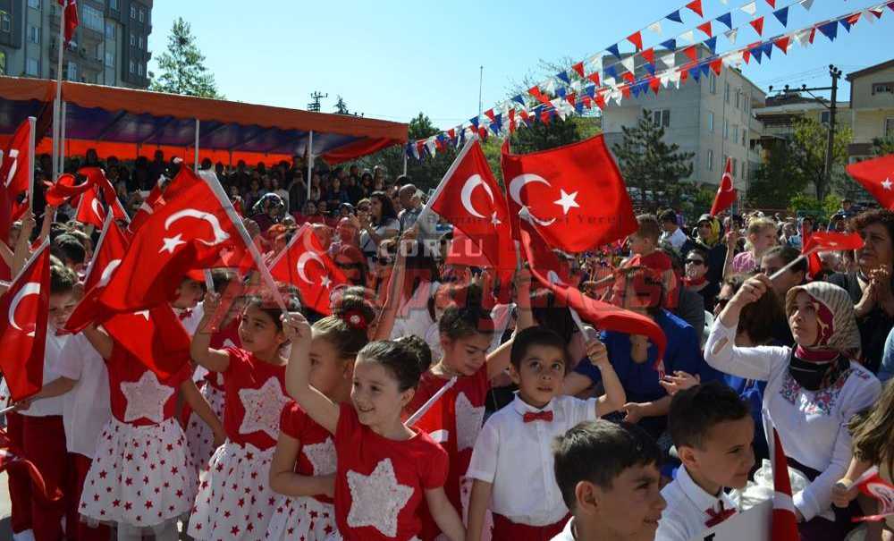 Çocuklar Bayramlarını Neşeyle Kutladı