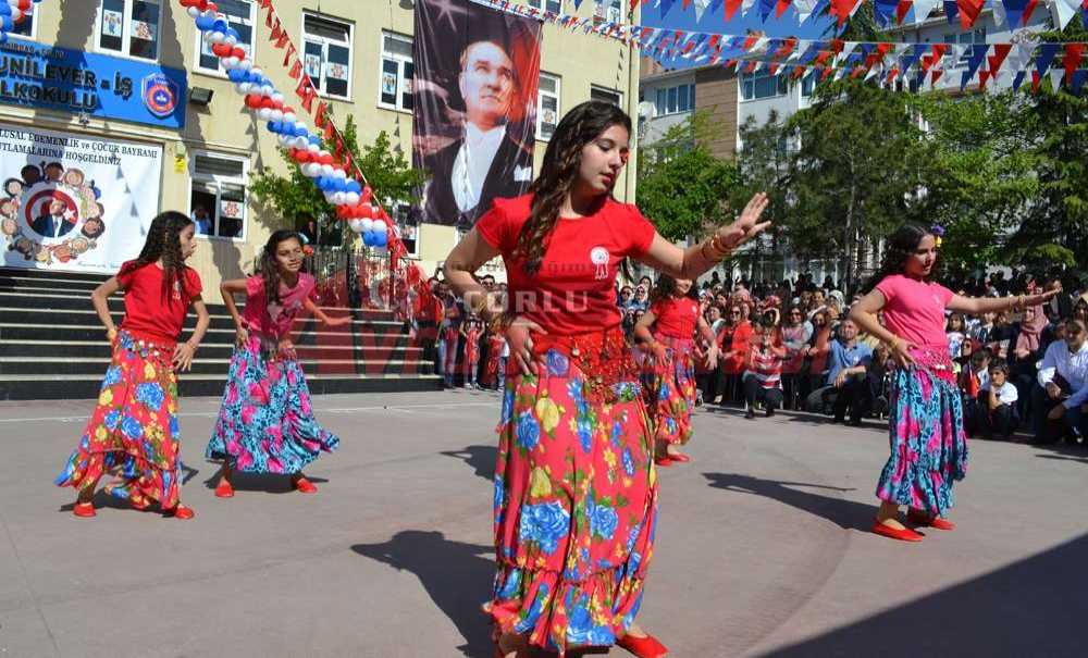 Çocuklar Bayramlarını Neşeyle Kutladı
