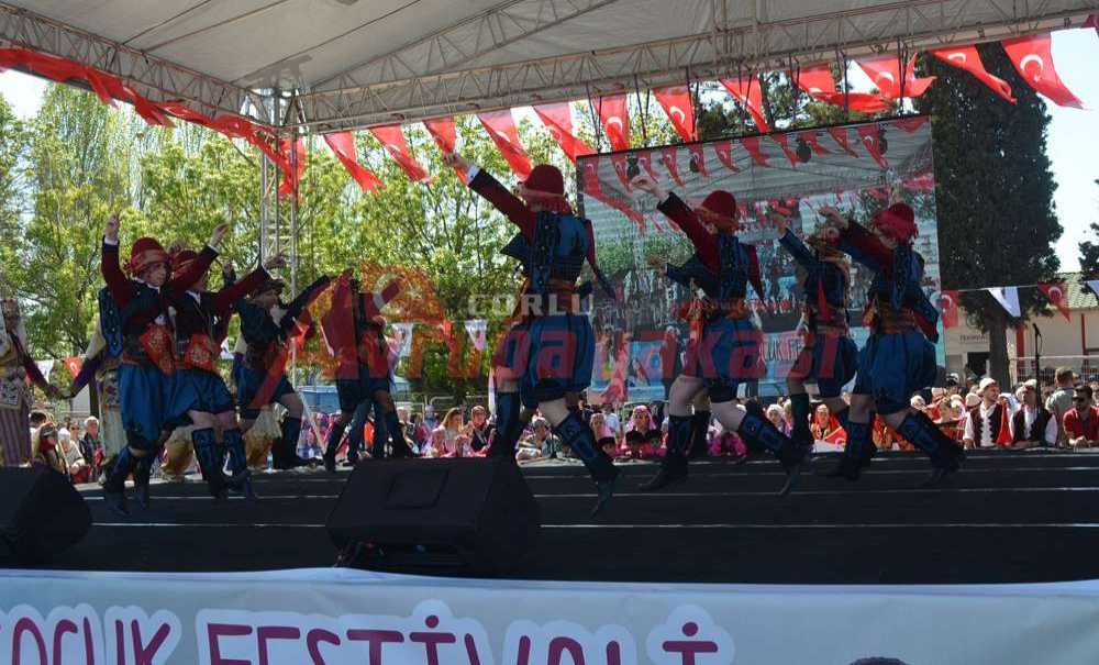 23 Nisan Coşkusunu Onbinler Paylaştı