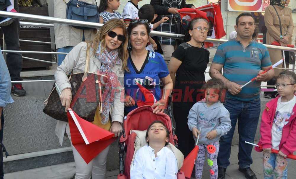 23 Nisan Coşkusunu Onbinler Paylaştı