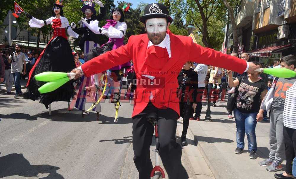 23 Nisan Coşkusunu Onbinler Paylaştı