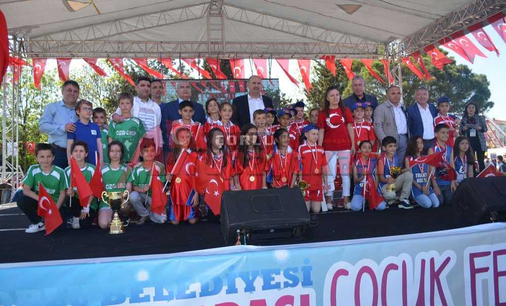 23 Nisan Coşkusunu Onbinler Paylaştı