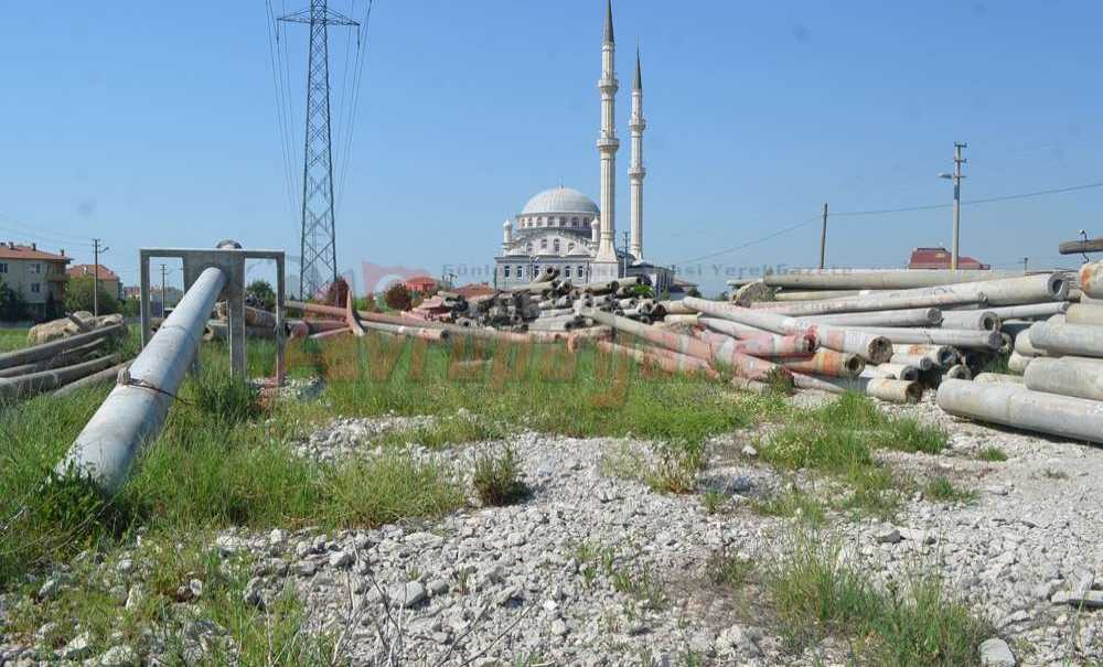 Hurda Beton Direkler Vatandaşı Tedirgin Ediyor