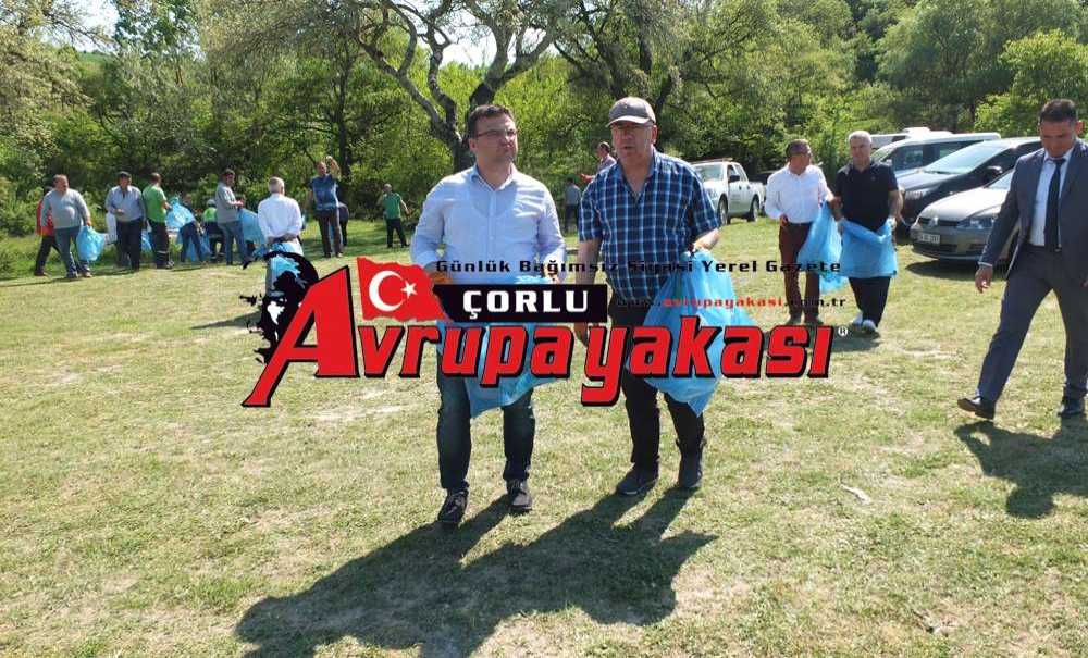 Kirazdere'den 1 Ton Çöp Temizlendi