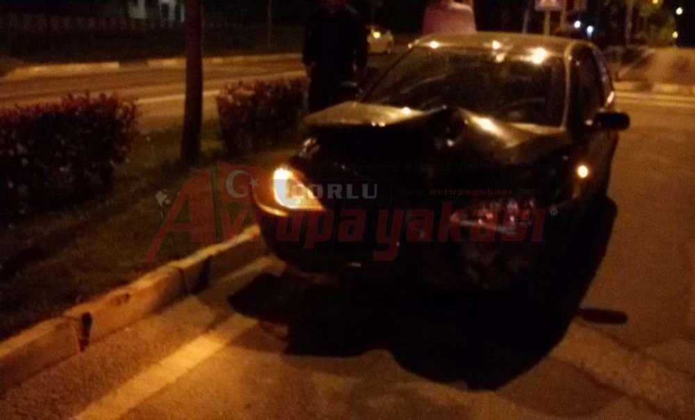 Kaza Yapan Araçta Maddi Hasar Oluştu