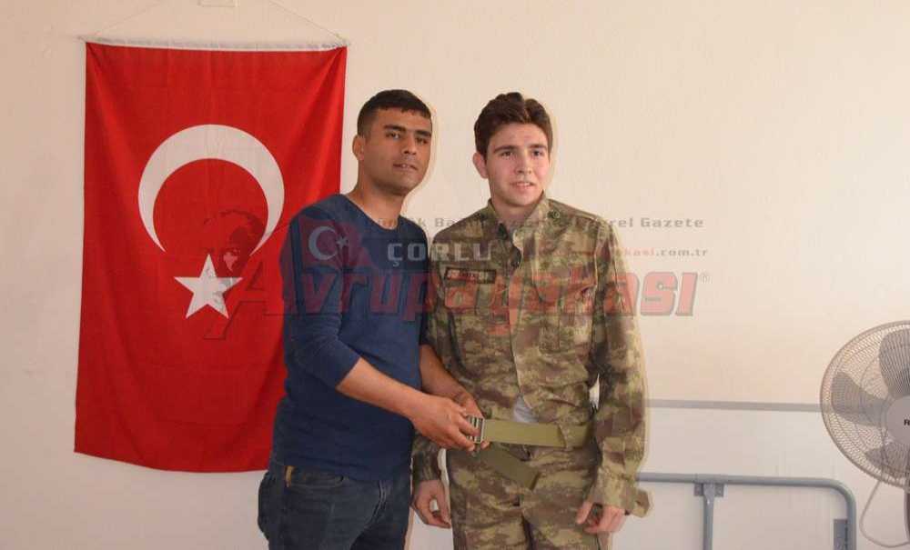 Engelli Askerler Üniformalarını Denedi