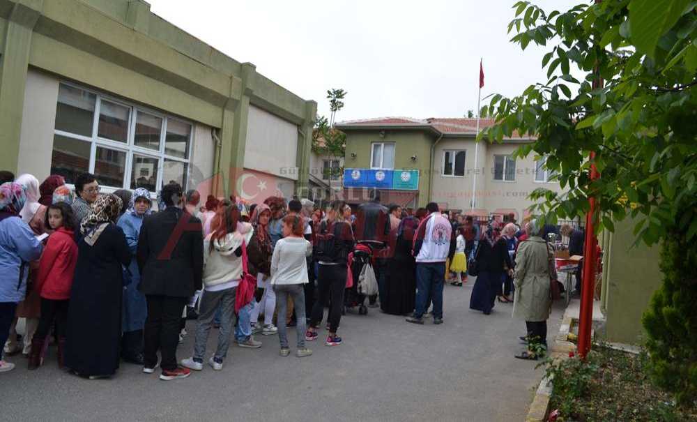 Engelliler El İşleriyle Okula Destek Topladı