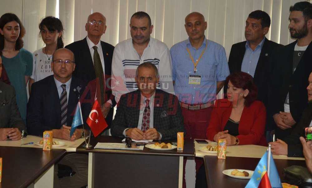 “Yüce Bir Görev İçin Aday Adaylığımı Açıklıyorum”