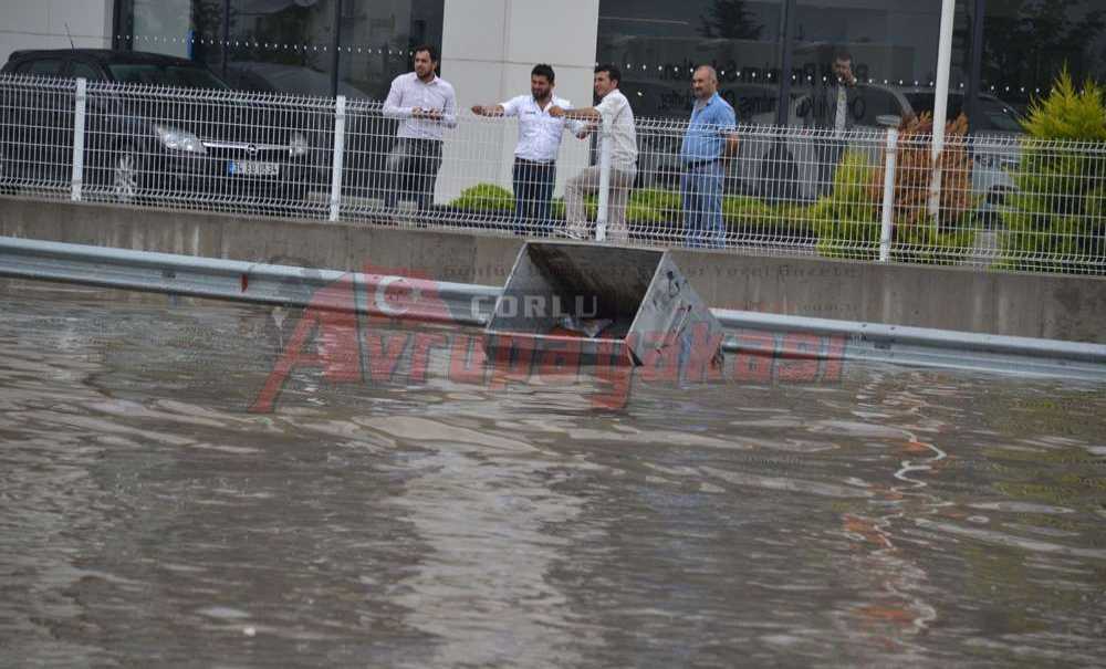Çorlu'yu Sağanak Vurdu