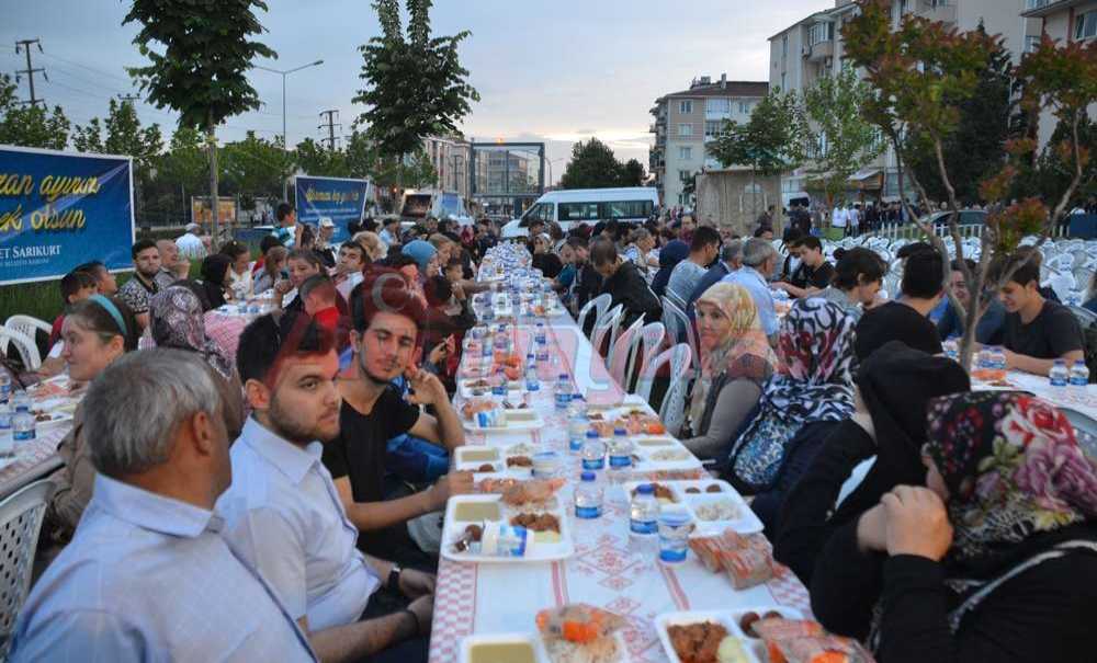 Çorlu Protokolü Aşevi'nde Iftar Açtı