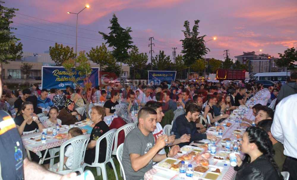 Çorlu Protokolü Aşevi'nde Iftar Açtı