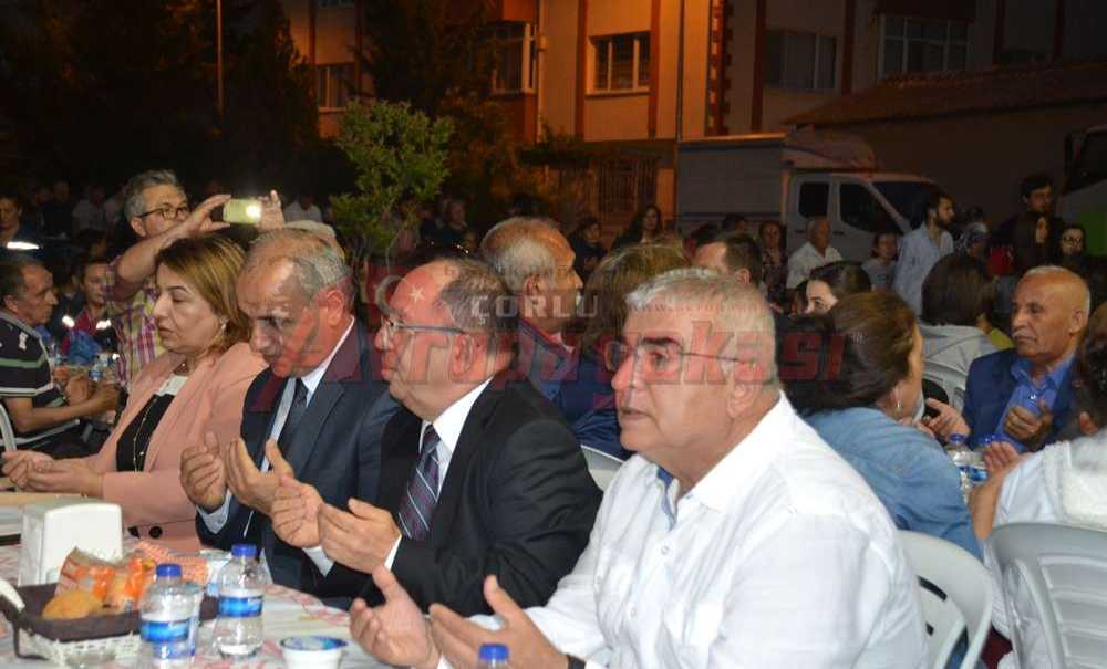Çorlu Protokolü Aşevi'nde Iftar Açtı