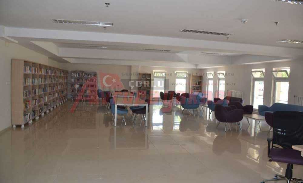 Yeniden Kapılarını Açtı