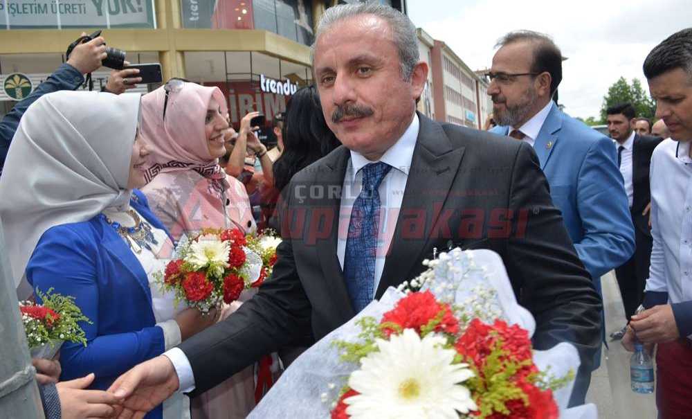 Ak Parti Adaylarını Tanıttı