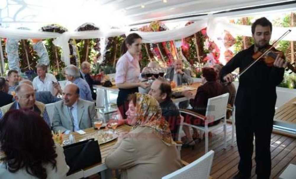 Vogue Çorlu Cafe Restaurant Açıldı
