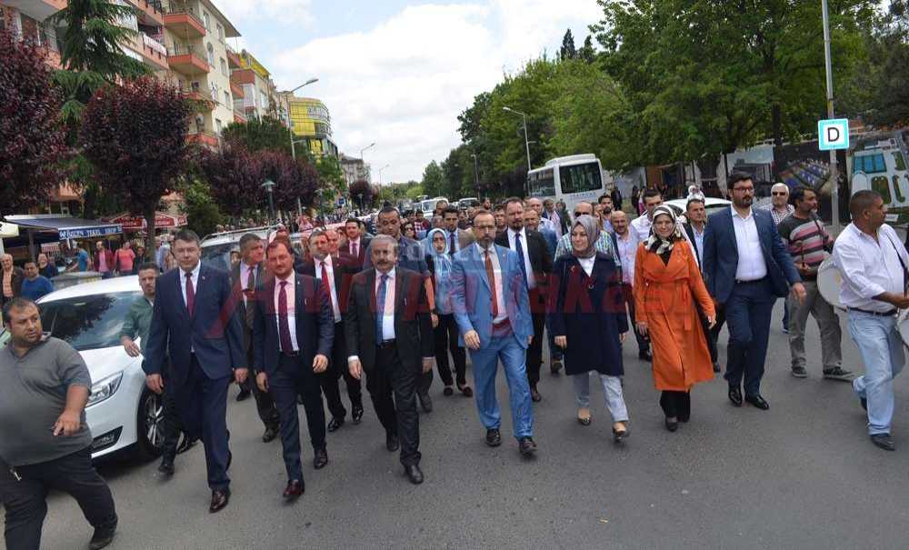 Ak Parti Adaylarını Tanıttı