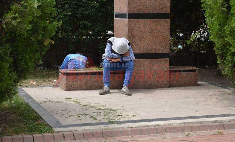 Kurtarın Bu Gençleri!