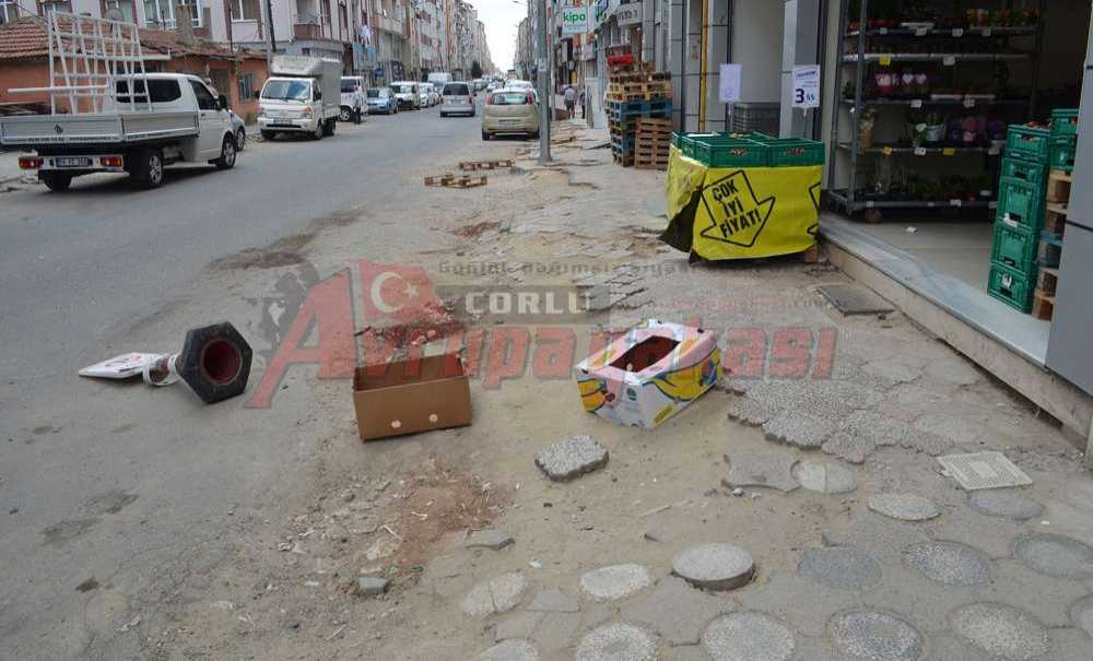 Yunus Emre Caddesi'nde Kaldırım Tepkisi