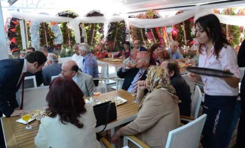 Vogue Çorlu Cafe Restaurant Açıldı