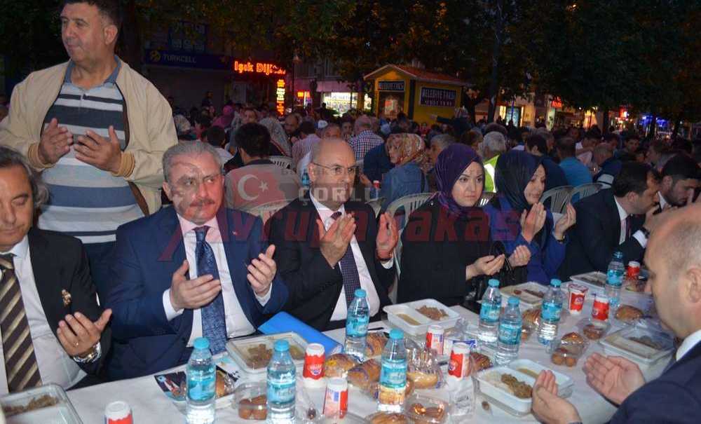 Mitingin Coşkusu, İftara Yansıdı