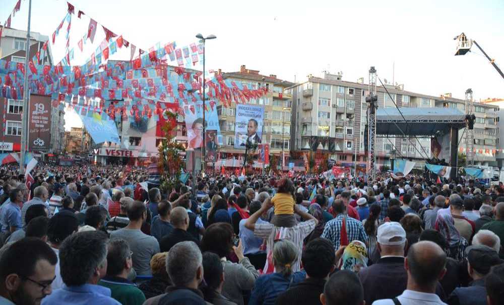 Akşener'e Sevgi Seli