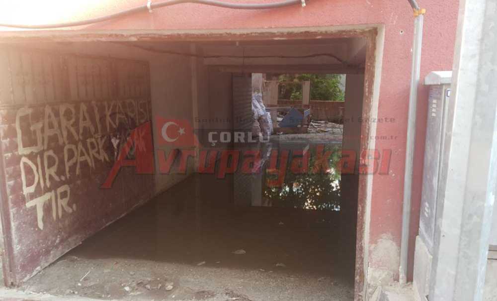 Yağmur Rögarları Taşırdı