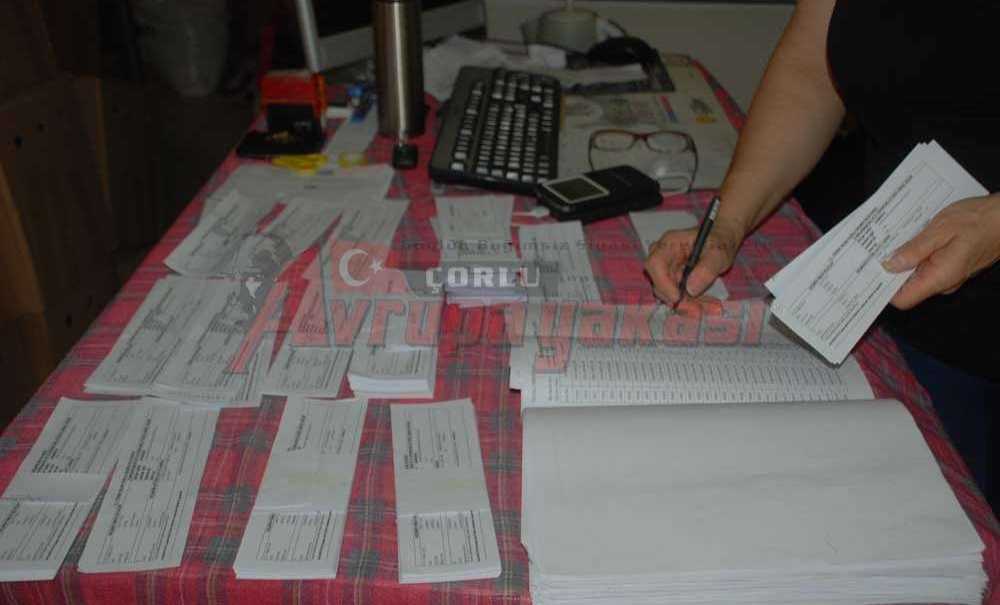 Seçmen Kağıtları Muhtarlıktan Dağıtılıyor