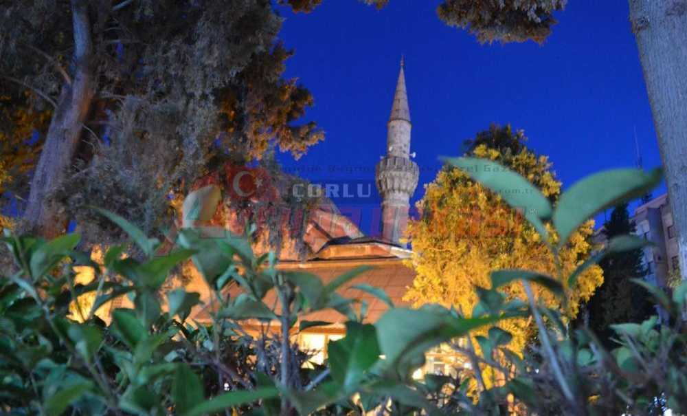 Yarın Arefe, Son Kez Iftar Açılacak