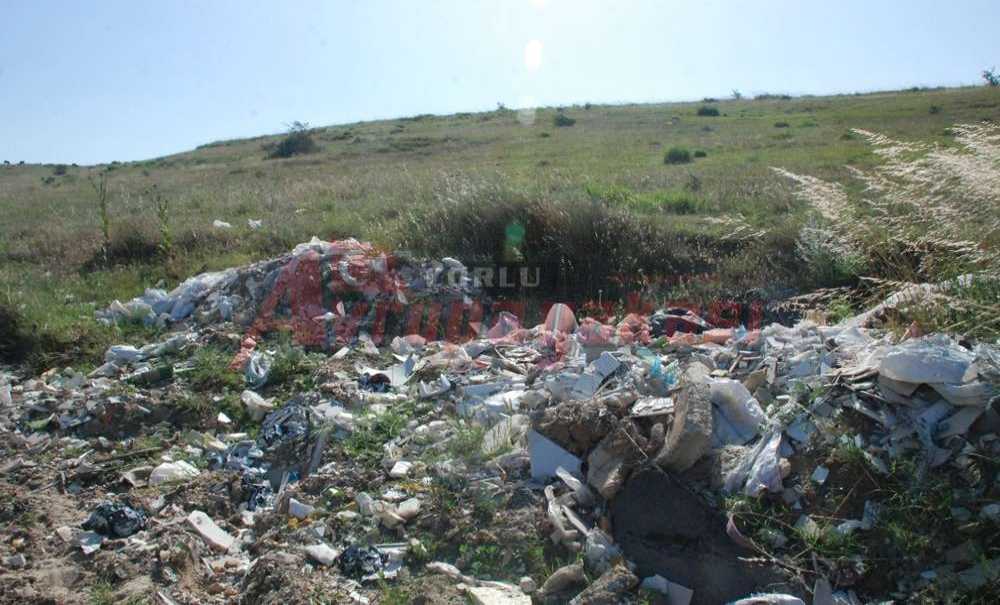 Önerler'de Molozlarla Doğa Katliamı