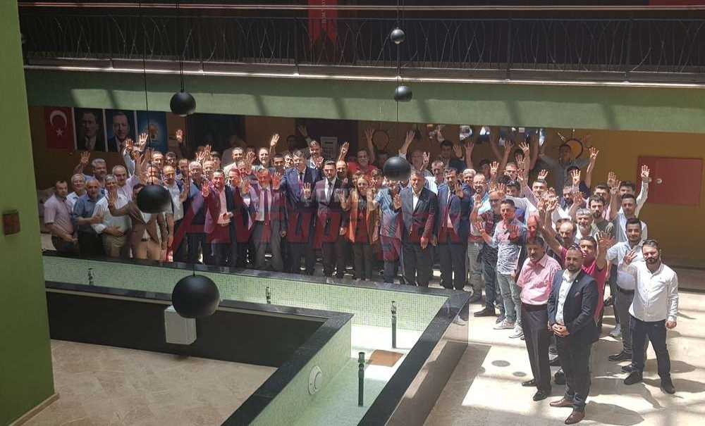 Ak Parti'de Vekilsiz Bayramlaşma