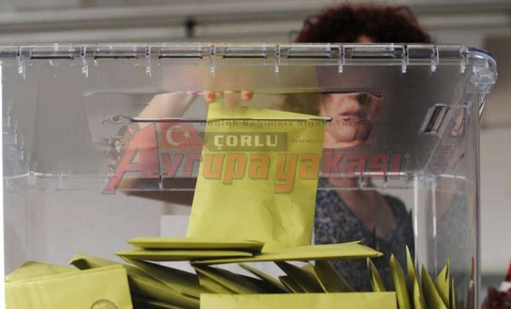 Türkiye Sandık Başına Gidiyor