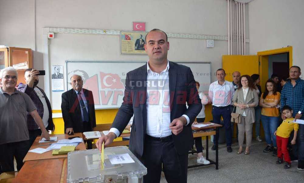 Emre Köprülü'nün Sandığından İnce Çıktı