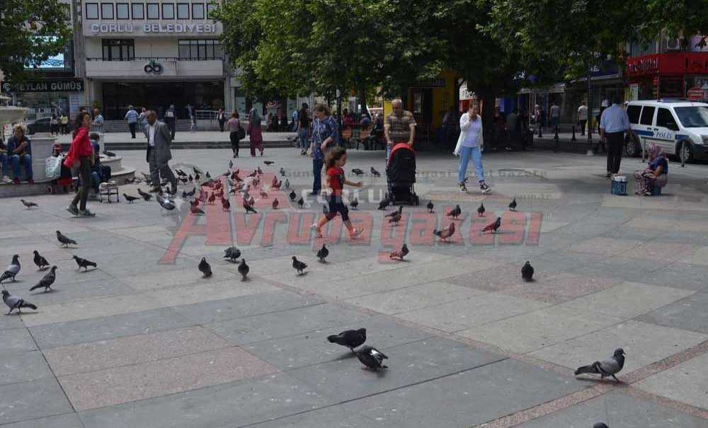 Dünya Dönmeye Devam Ediyor